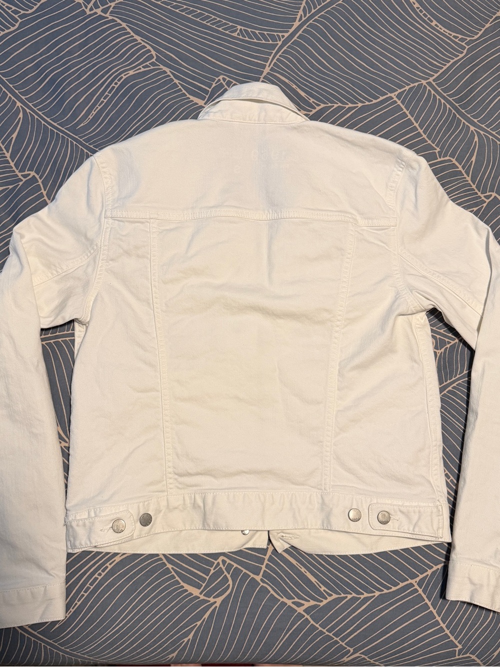 Crisp White Denim Gap Jacket like new! - Picture 4 of 7